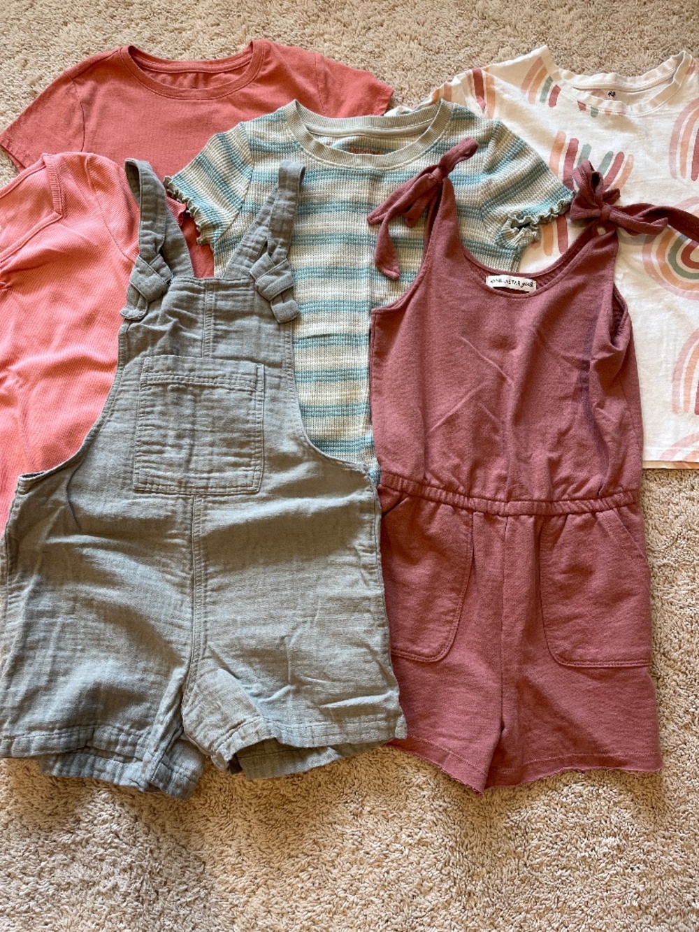 Jumper/overalls tshirt bundle girl size 8